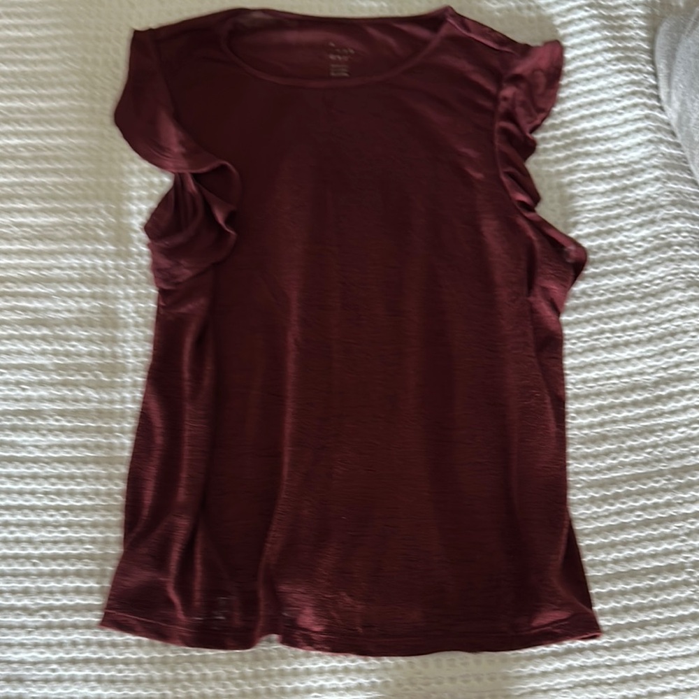 Women's Ruffle Sleeve Tee - Burgundy